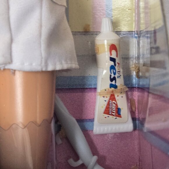 Mattel Dentist Barbie with tiny patient Dental sounds and voice Box is Bad NWOT - Picture 6 of 6